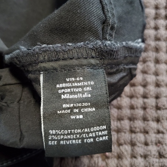 Men's Black Denim Shorts - Picture 4 of 4